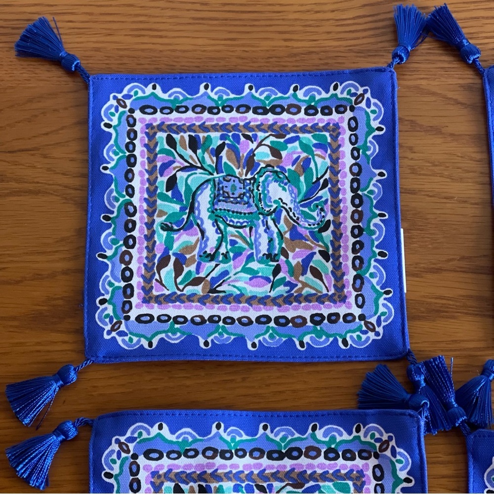 NWT Lilly Pulitzer Printed Cloth Napkin Set - Picture 5 of 9